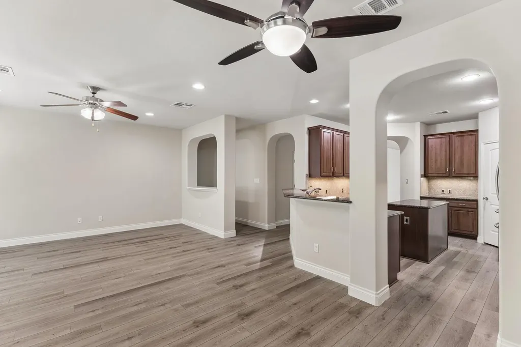1049 Sussex Way Round Rock TX 78665