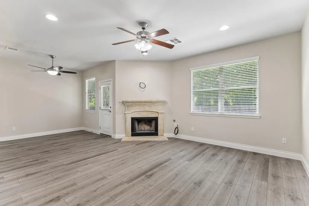 1049 Sussex Way Round Rock TX 78665