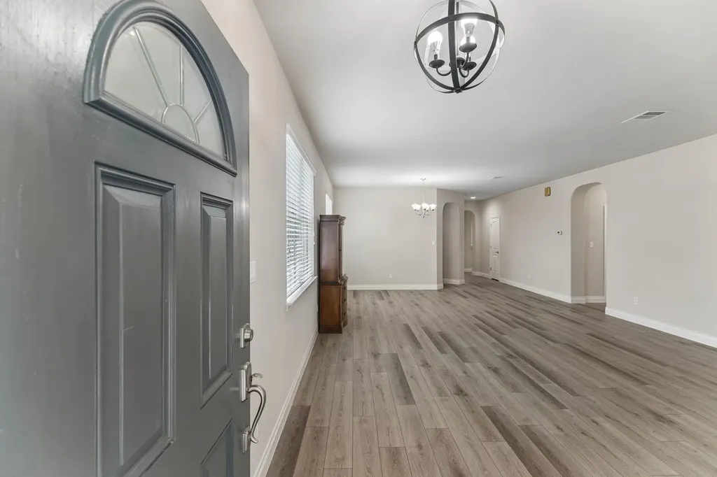 1049 Sussex Way Round Rock TX 78665