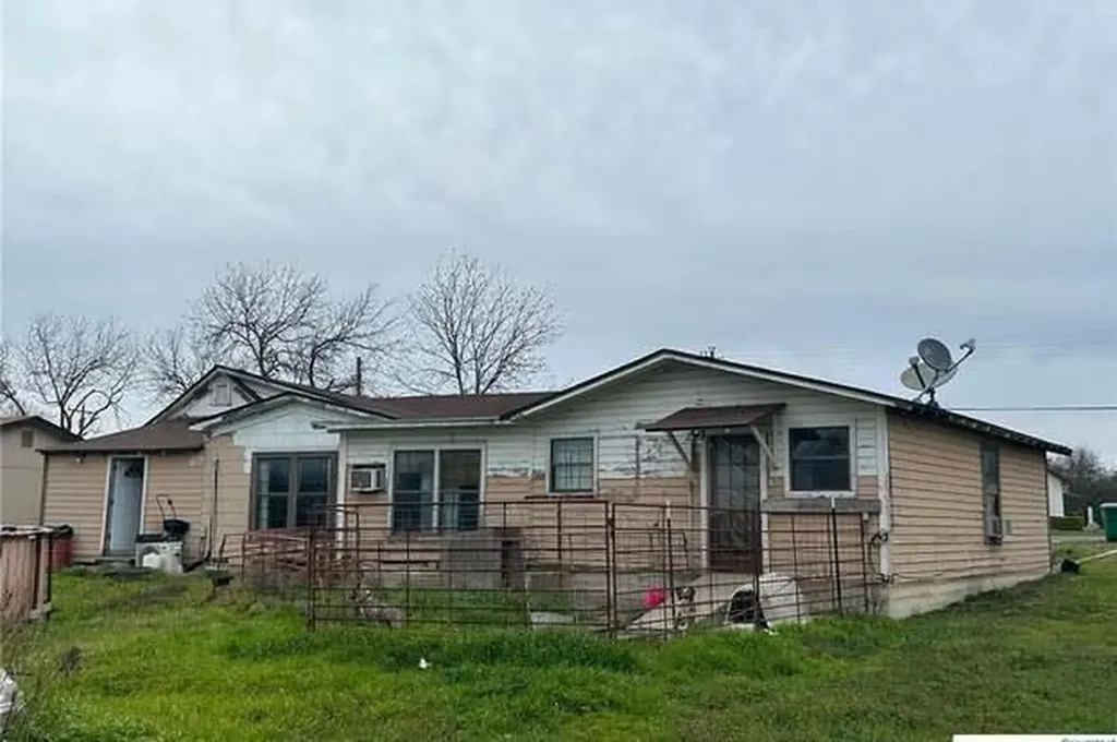 419 Main Street Lometa TX 76853