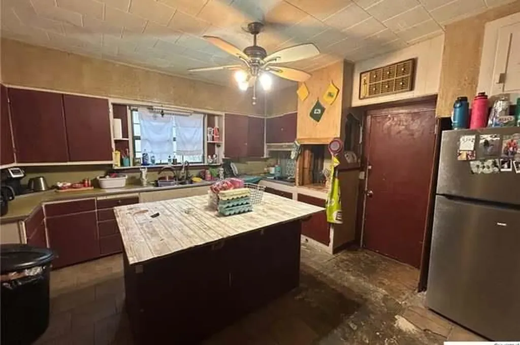 419 Main Street Lometa TX 76853