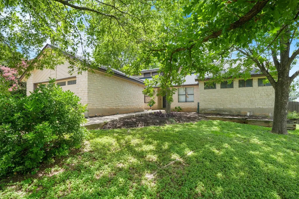 1703 Brokenshoe Drive Round Rock TX 78681