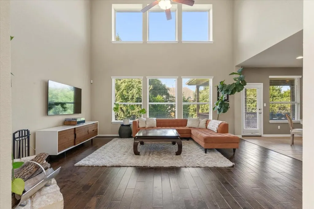 561 Stone View Trail Austin TX 78737