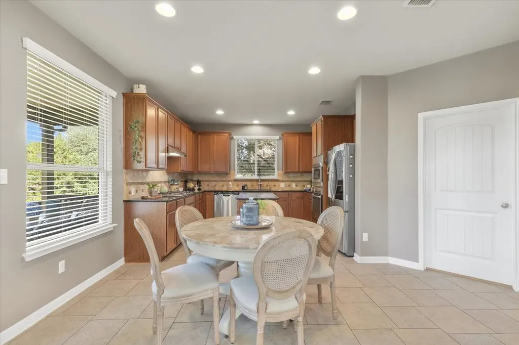561 Stone View Trail Austin TX 78737