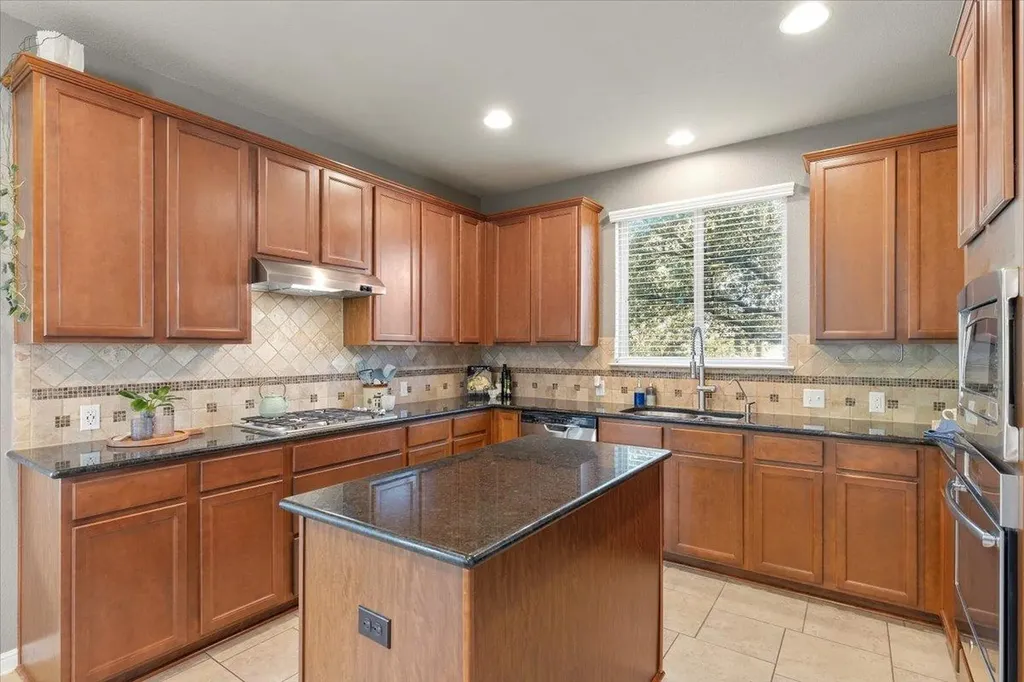 561 Stone View Trail Austin TX 78737