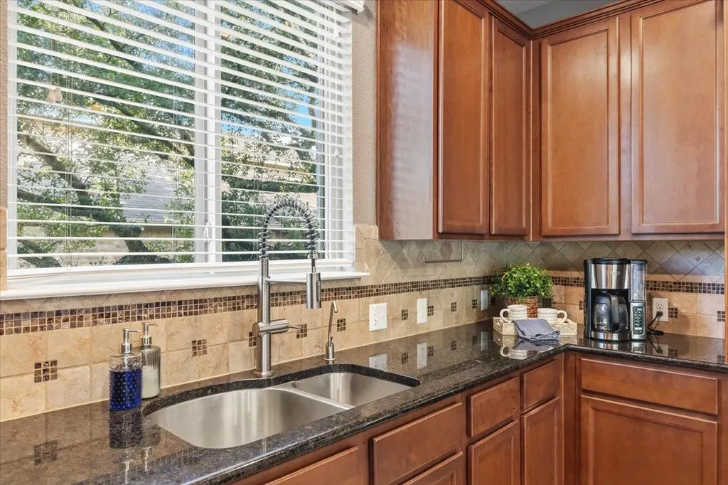 561 Stone View Trail Austin TX 78737