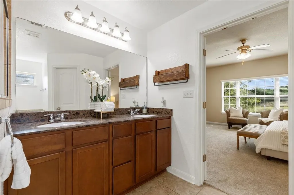 561 Stone View Trail Austin TX 78737