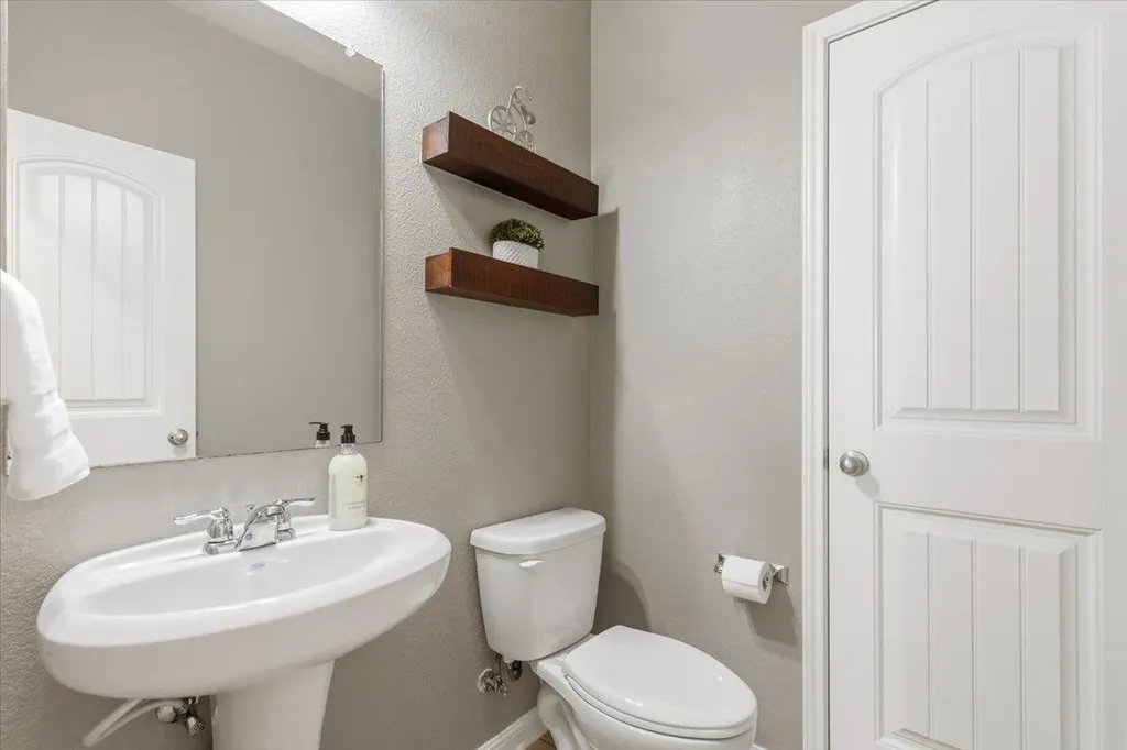 561 Stone View Trail Austin TX 78737