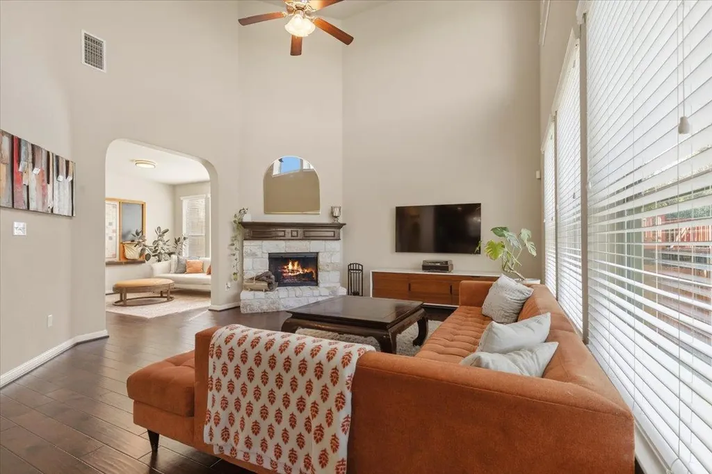 561 Stone View Trail Austin TX 78737