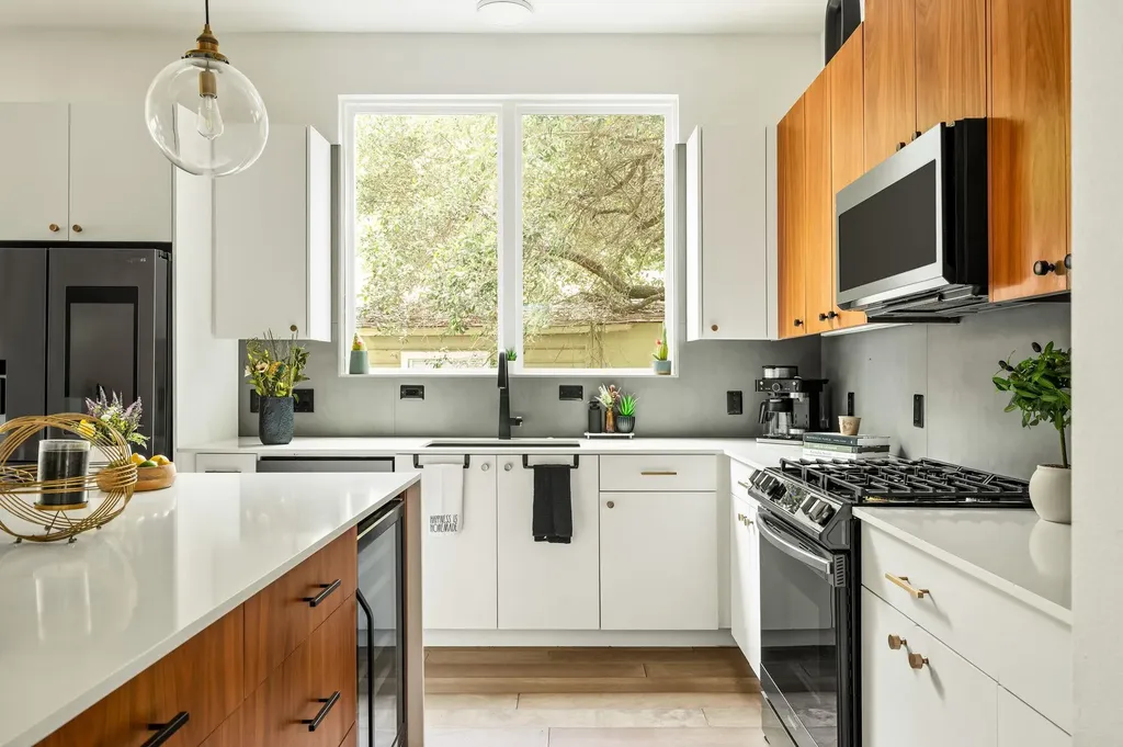 4405 Jinx Avenue Austin TX 78745
