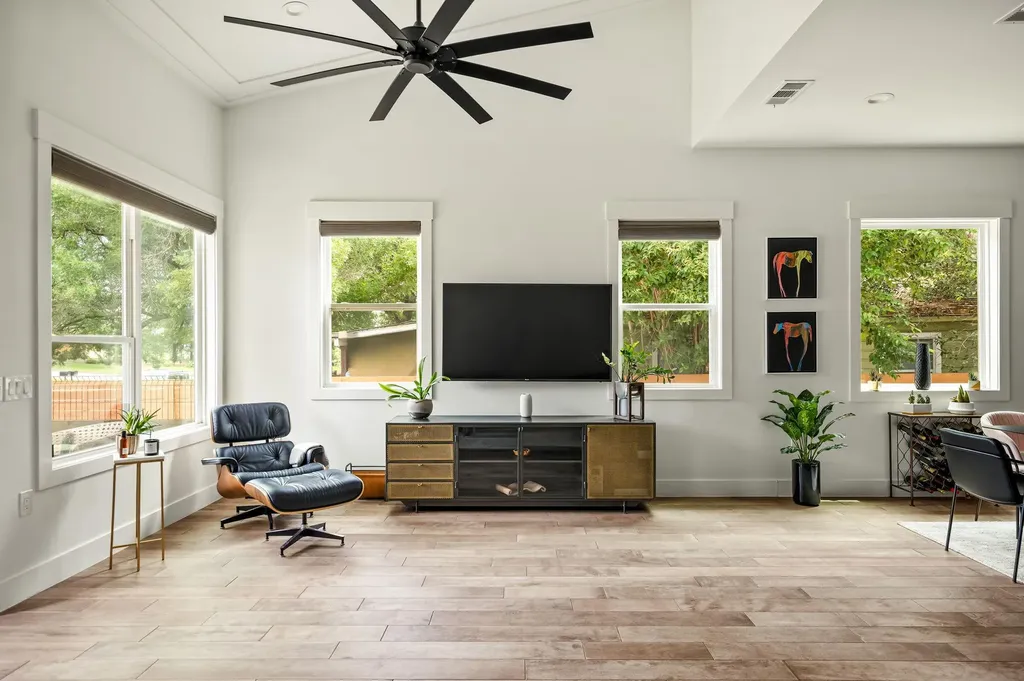 4405 Jinx Avenue Austin TX 78745