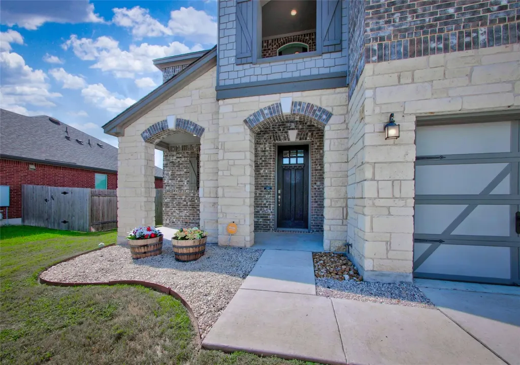 1604 Foxglove Drive Lockhart TX 78644