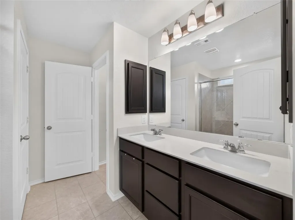 1604 Foxglove Drive Lockhart TX 78644