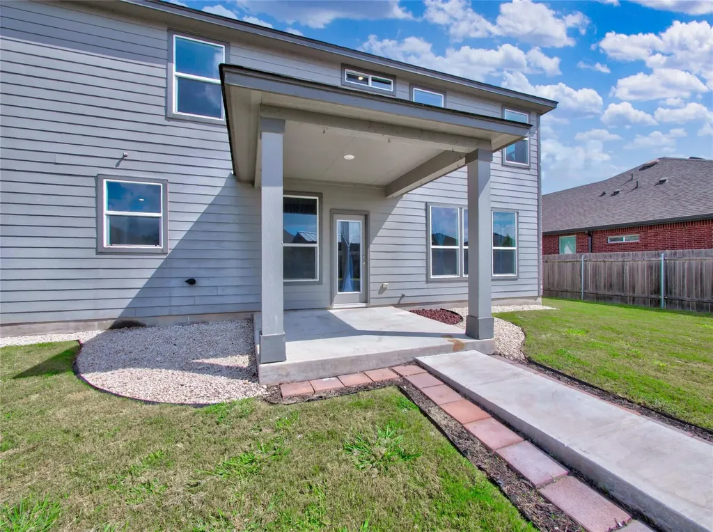 1604 Foxglove Drive Lockhart TX 78644