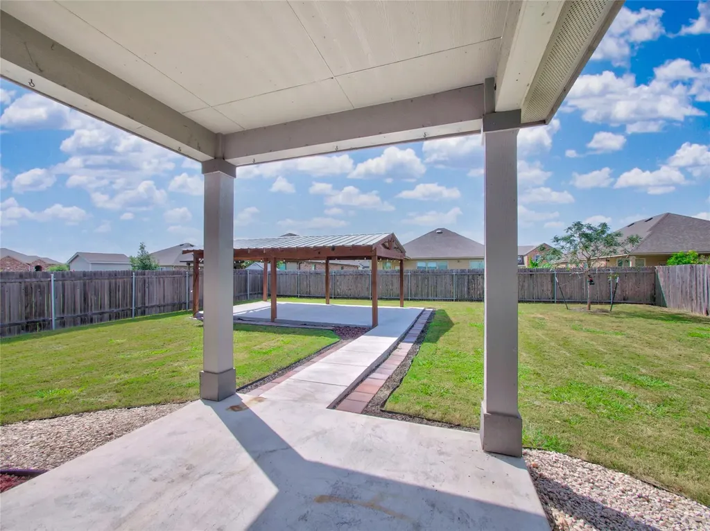 1604 Foxglove Drive Lockhart TX 78644