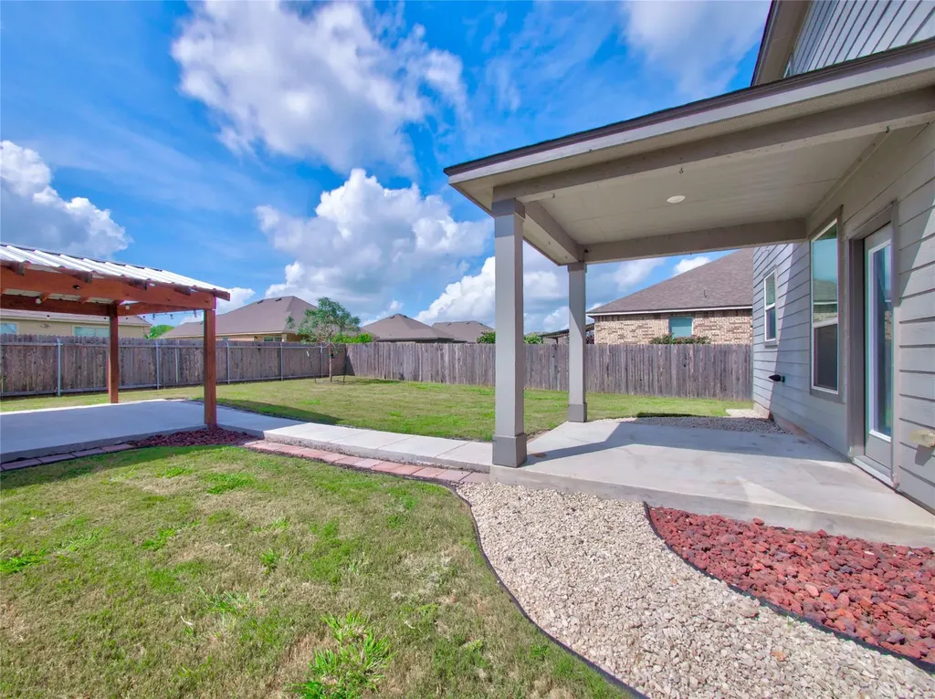1604 Foxglove Drive Lockhart TX 78644