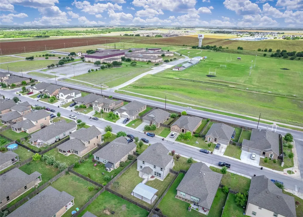 1604 Foxglove Drive Lockhart TX 78644