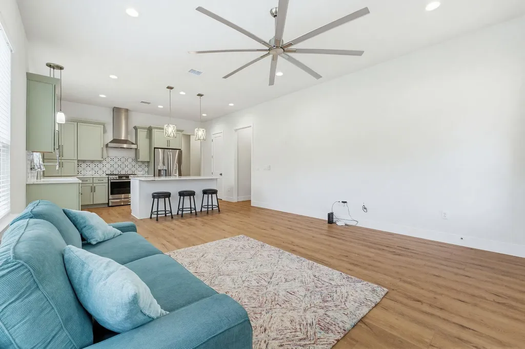 602 N Shorewood Drive Granite Shoals TX 78654