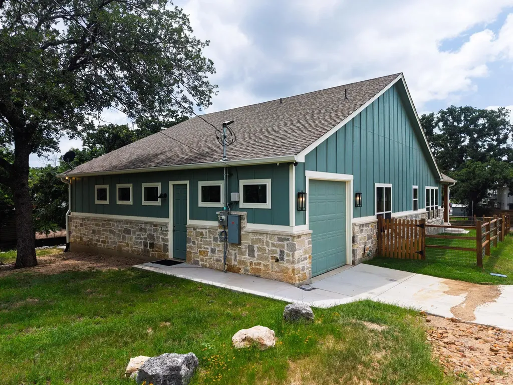 602 N Shorewood Drive Granite Shoals TX 78654