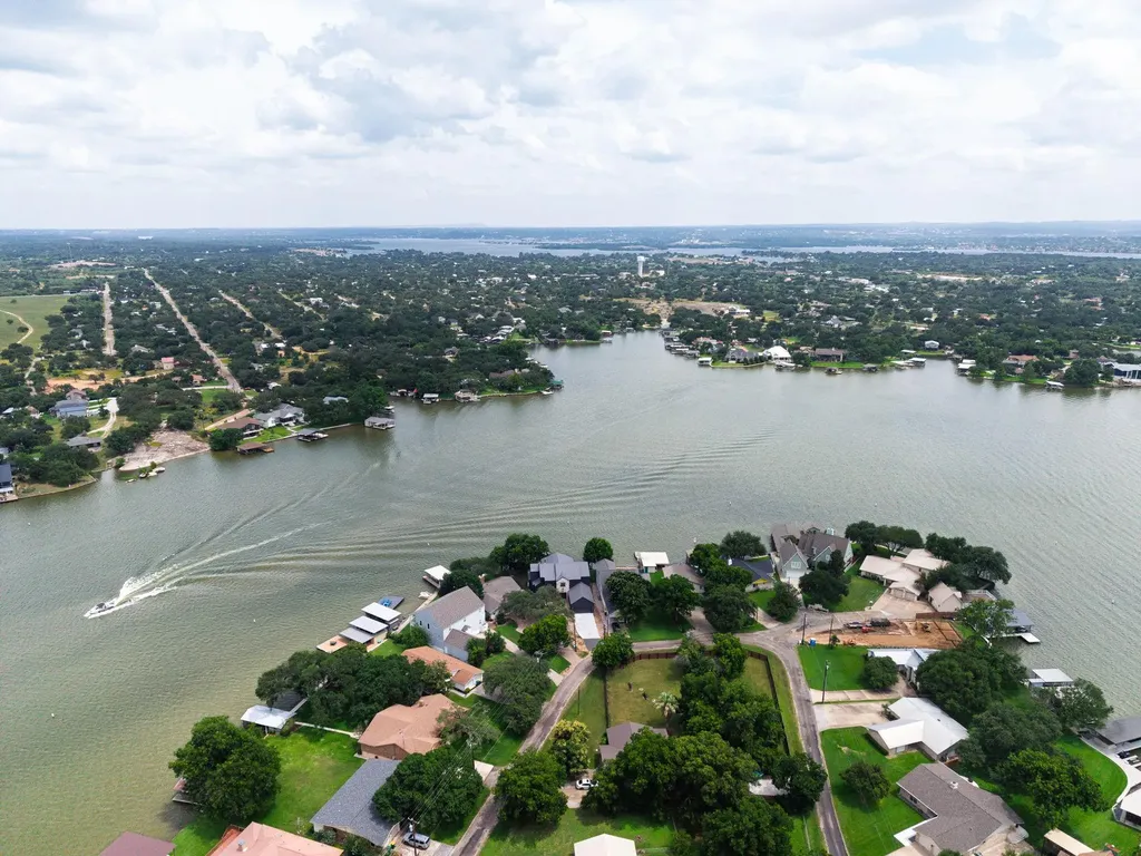 602 N Shorewood Drive Granite Shoals TX 78654