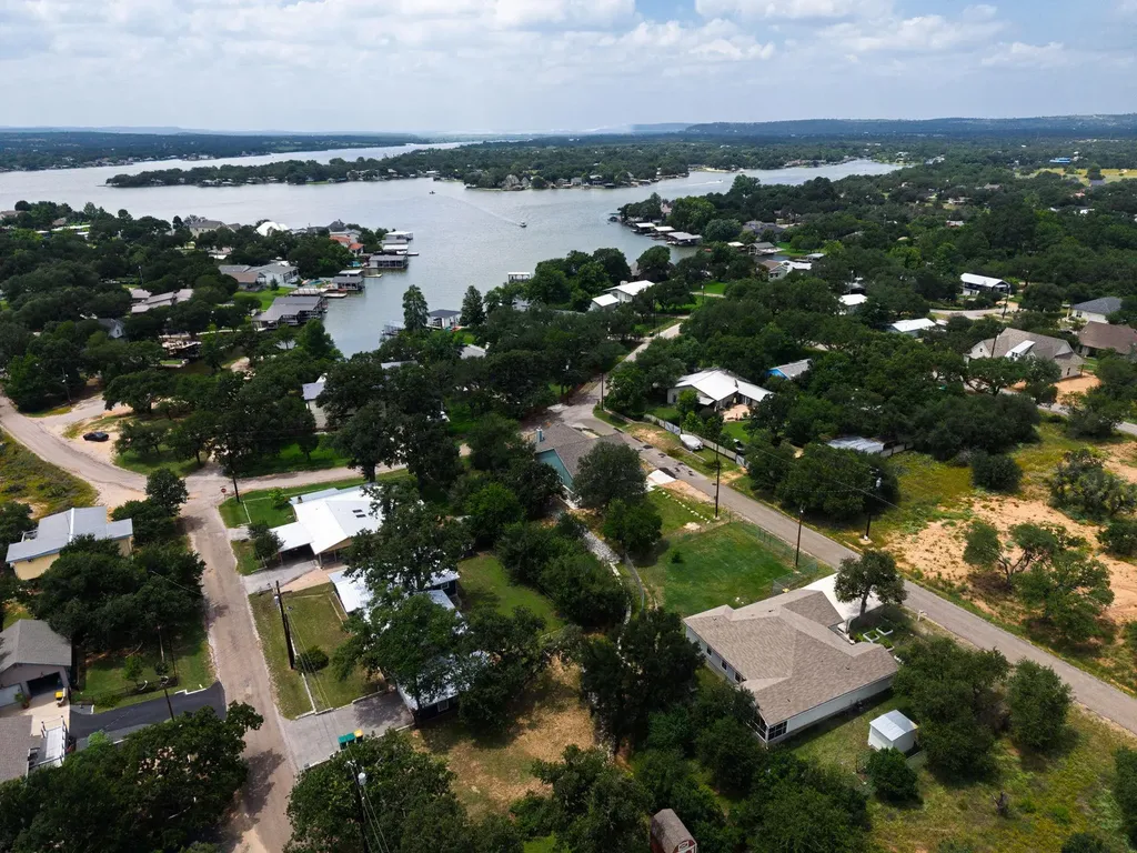 602 N Shorewood Drive Granite Shoals TX 78654