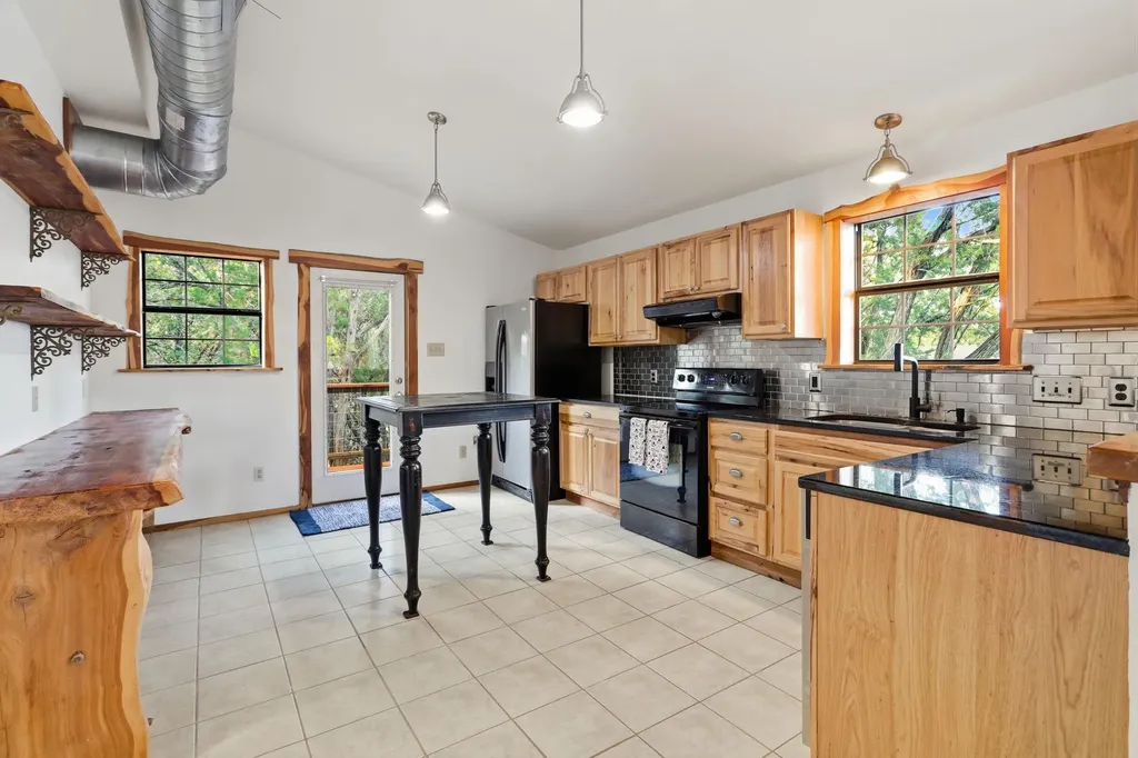 1381 Greenbriar Drive Canyon Lake TX 78133