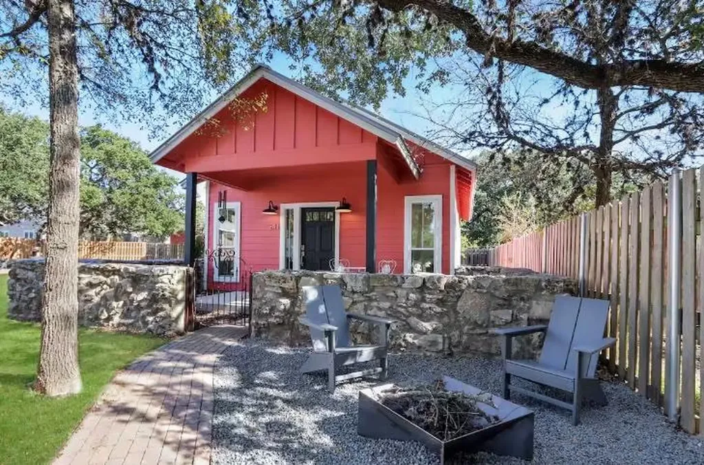 241 Haydon Street Dripping Springs TX 78620