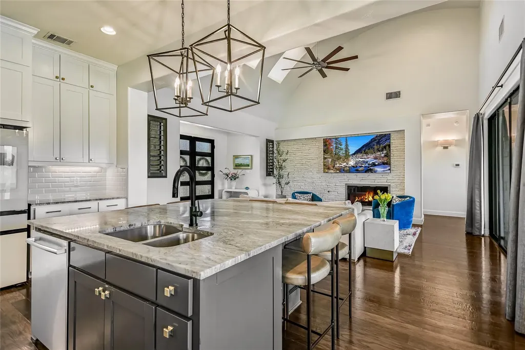 810 Crestone Stream Drive Austin TX 78738