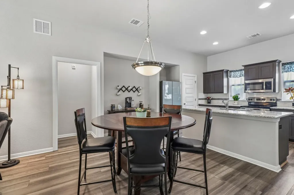 2701 Warren Cove Lago Vista TX 78645