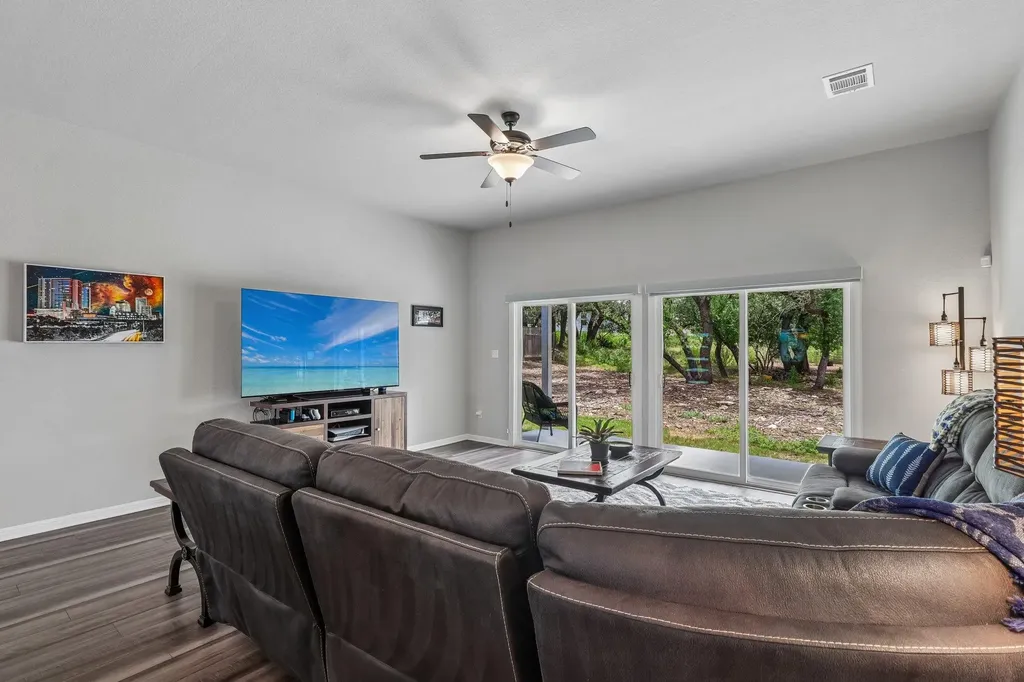 2701 Warren Cove Lago Vista TX 78645