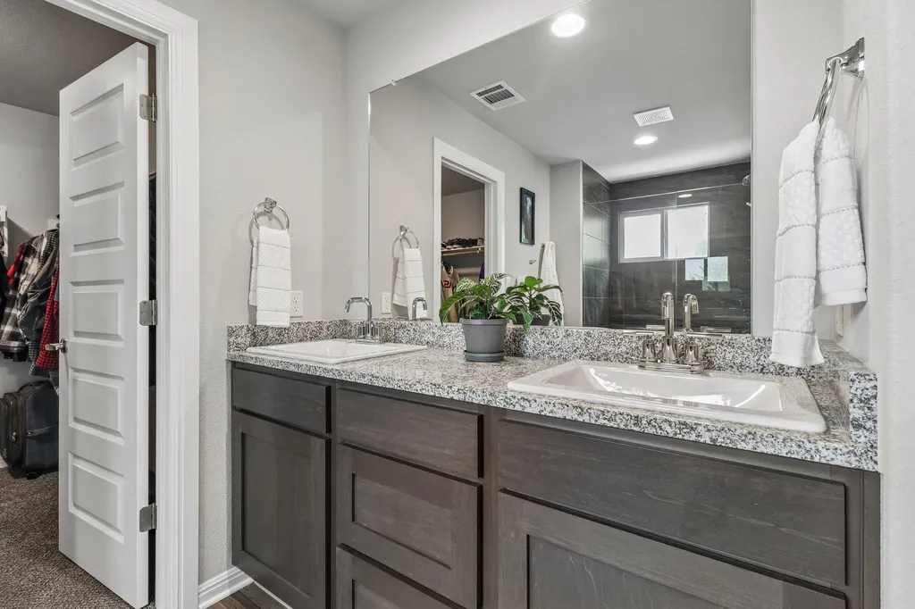 2701 Warren Cove Lago Vista TX 78645