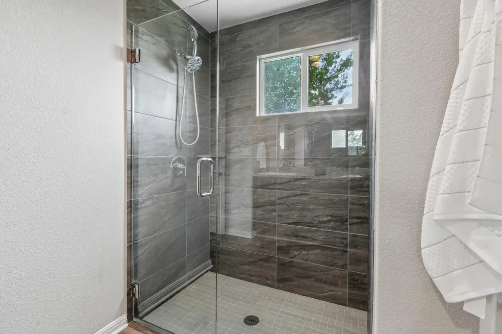 2701 Warren Cove Lago Vista TX 78645