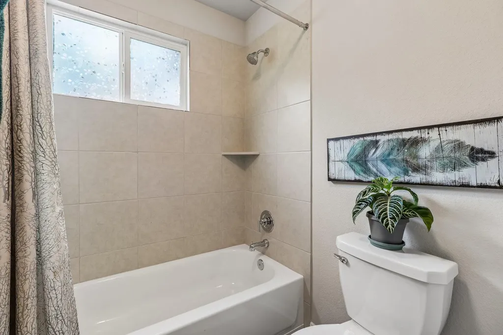 2701 Warren Cove Lago Vista TX 78645
