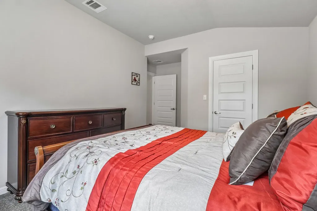 2701 Warren Cove Lago Vista TX 78645