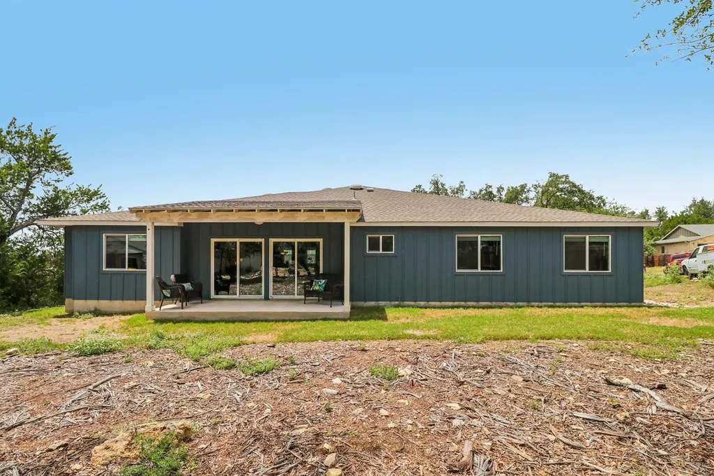 2701 Warren Cove Lago Vista TX 78645