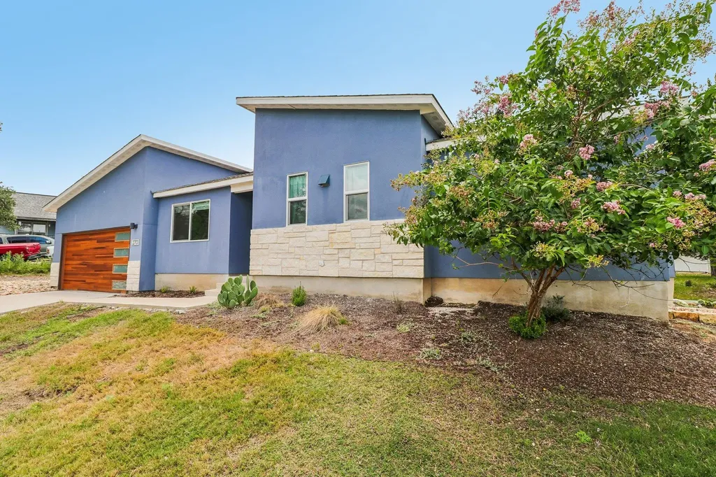 2701 Warren Cove Lago Vista TX 78645