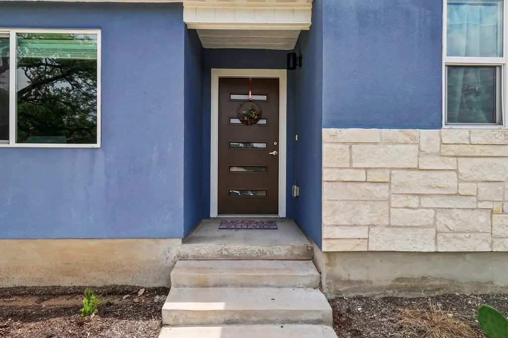 2701 Warren Cove Lago Vista TX 78645