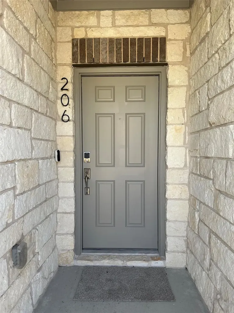 206 Thurman Holt Road Hutto TX 78634