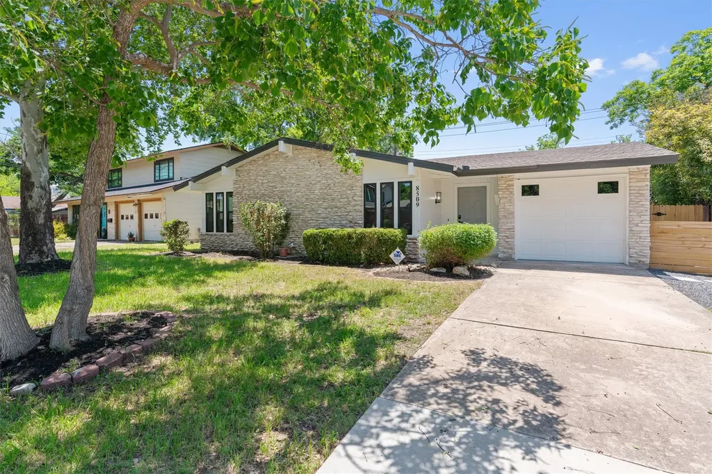 8509 Rockwood Lane Austin TX 78757