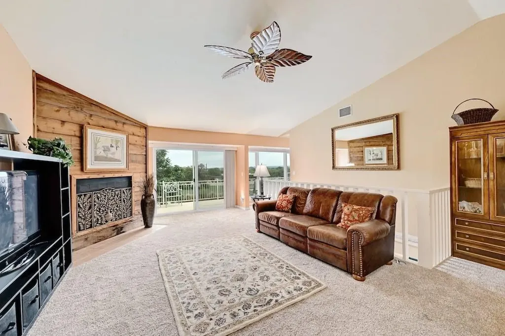 200 Full Moon Horseshoe Bay TX 78657