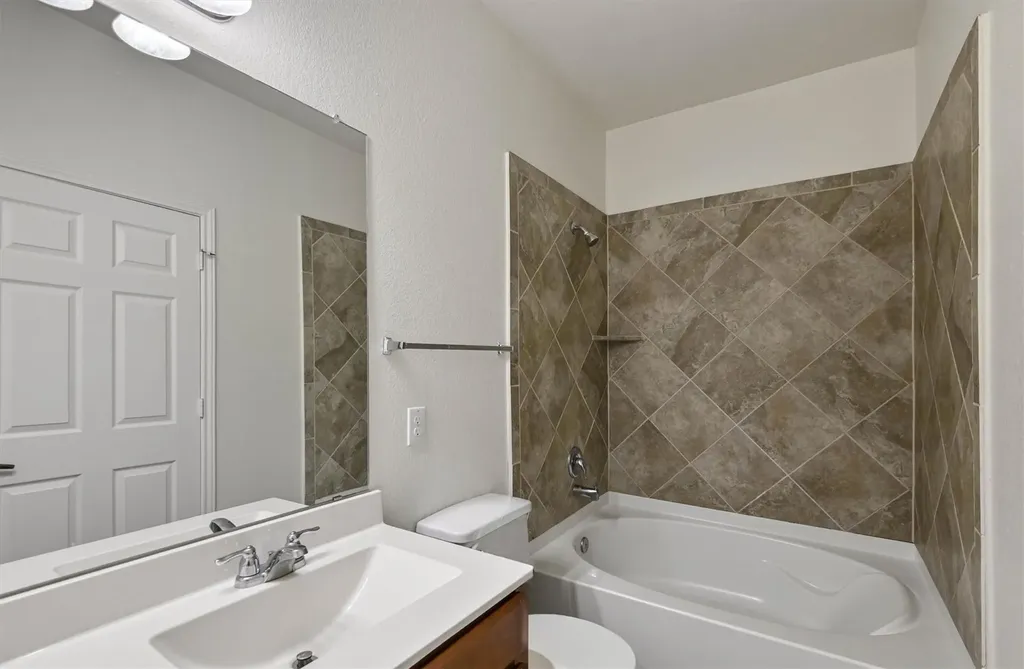 7343 Bluebonnet Bay San Antonio TX 78218