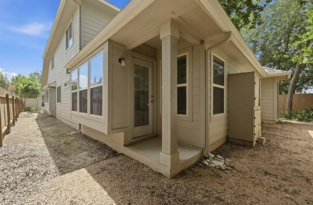 503 Stonewood Lane Buda TX 78610