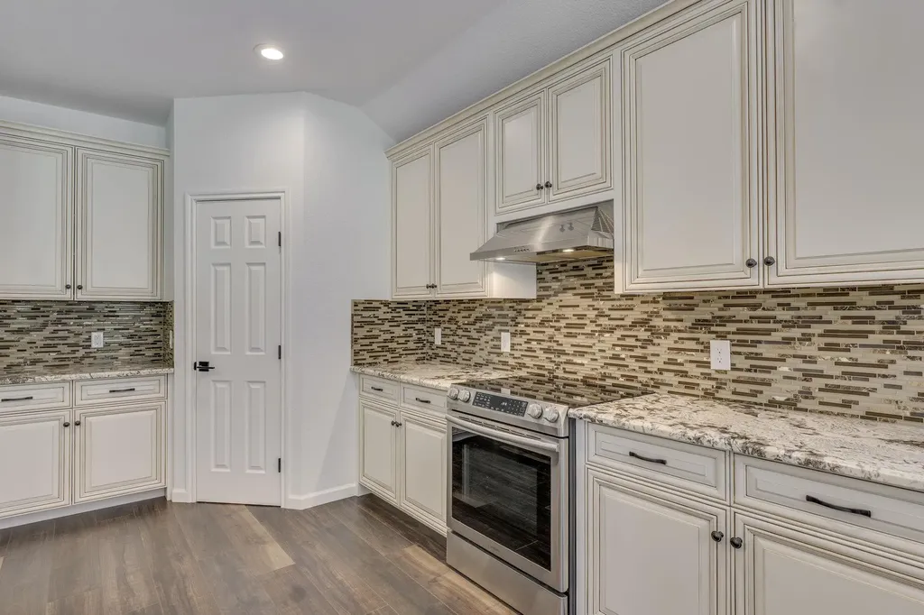 210 S Meadowlark Street Lakeway TX 78734