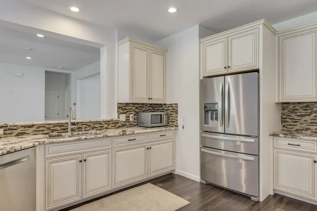 210 S Meadowlark Street Lakeway TX 78734