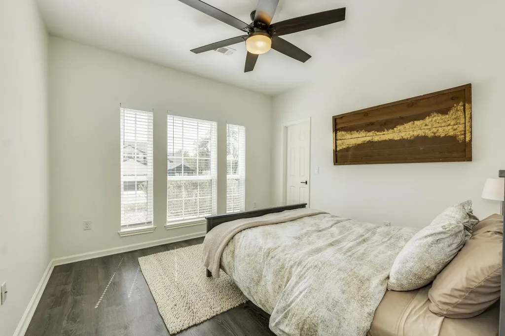 210 S Meadowlark Street Lakeway TX 78734