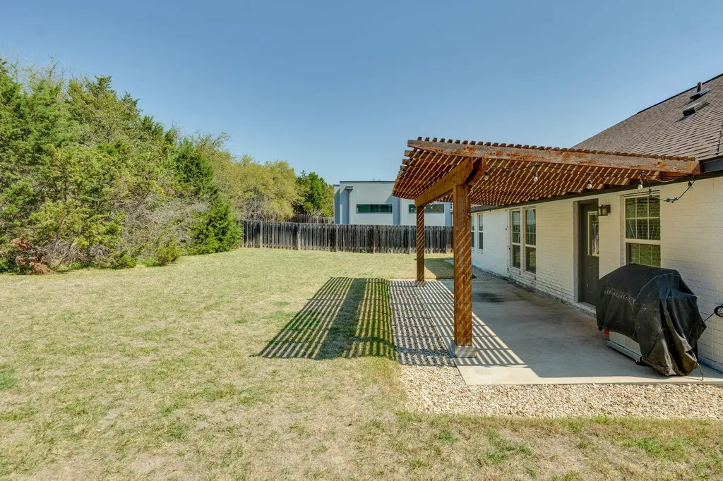 210 S Meadowlark Street Lakeway TX 78734