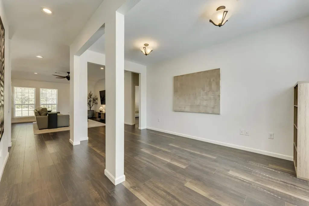210 S Meadowlark Street Lakeway TX 78734