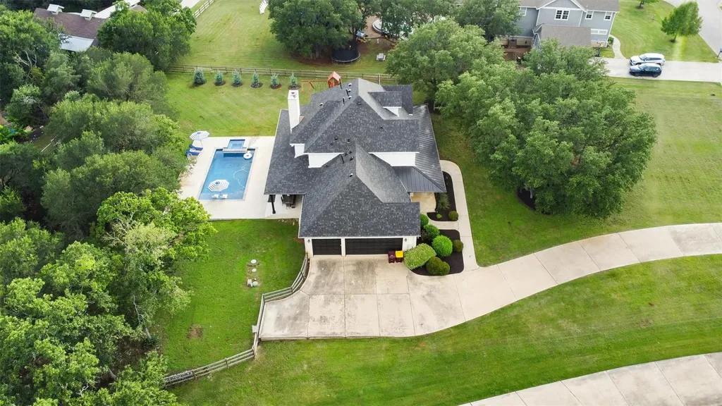 140 Vincas Shadow Court Driftwood TX 78619