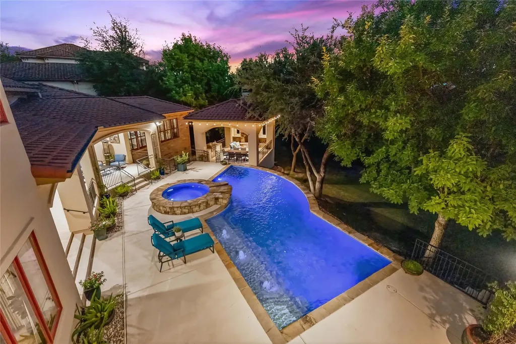 4320 House Of York Austin TX 78730