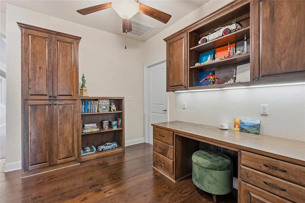 4320 House Of York Austin TX 78730